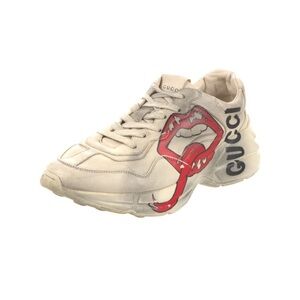 Gucci Cream Sneakers with Red Lips Design